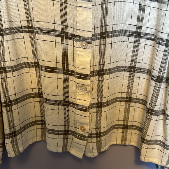 Aritzia Wilfred Free Women Long Sleeve Button Down Shirt - Picture 5 of 10